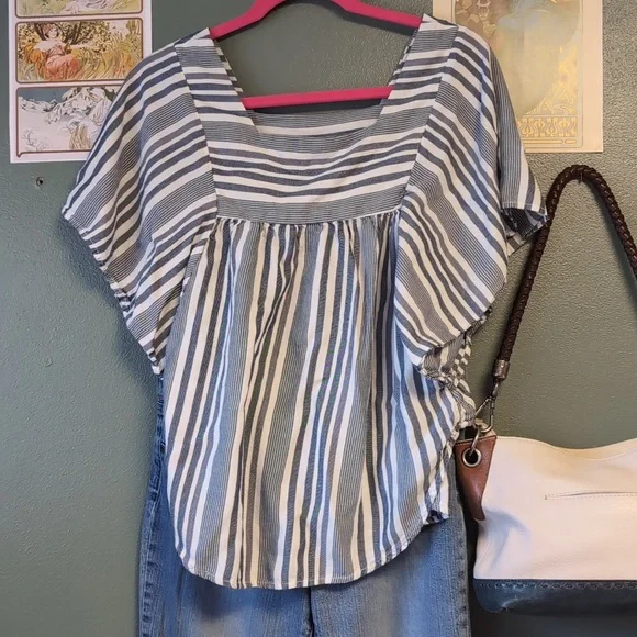 Beach LL Batwing Style Top - Picture 5 of 6